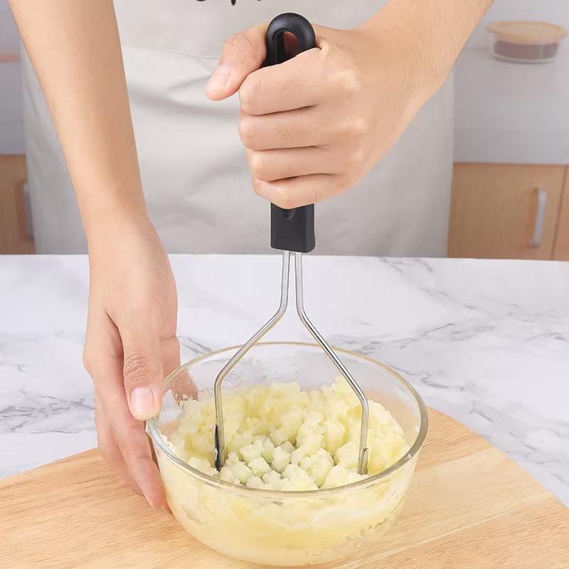 Baby Food Egg - Poussoir de pommes de terre en